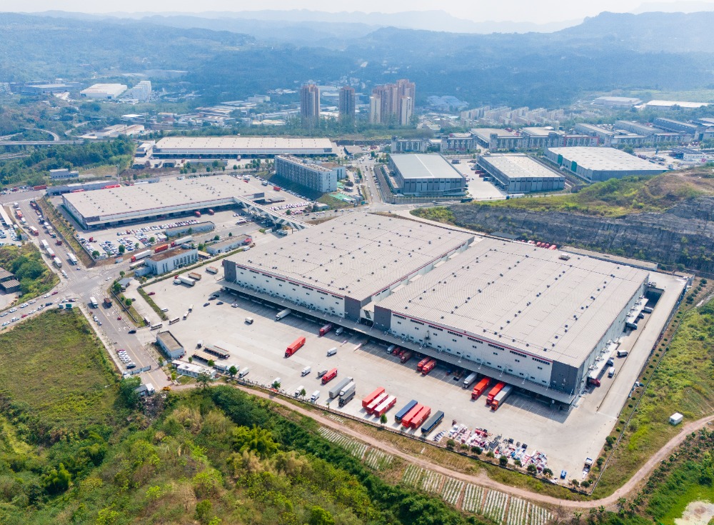 國慶長假臨近 物流企業運輸忙